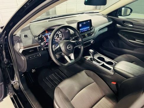 Used 2024 Nissan Altima 2.5 SV FWD image 20