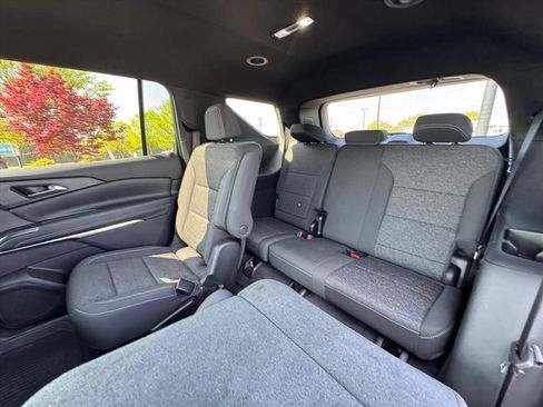 Used 2026 Chevrolet Traverse LT w/ LPO, Floor Liner Package FWD image 13
