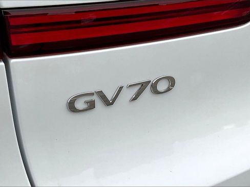 New 2026 Genesis GV70 2.5T Select image 8