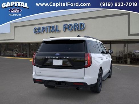 New 2026 Ford Expedition Active RWD image 8