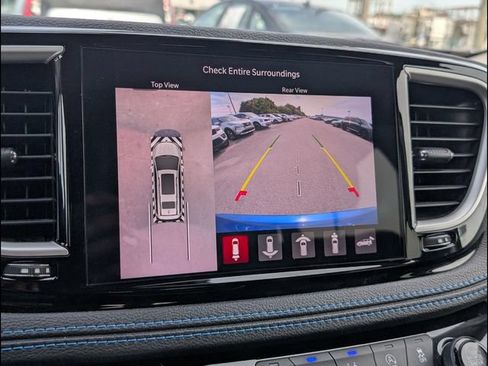 Used 2021 Chrysler Pacifica Touring-L w/ Premium & Safety Sphere Group FWD image 13