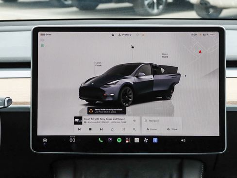 Used 2023 Tesla Model Y AWD image 17