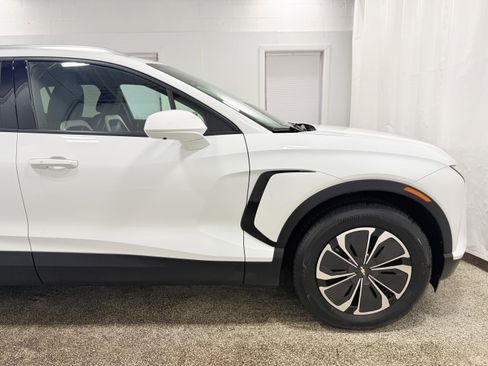 Used 2024 Chevrolet Blazer EV LT image 8