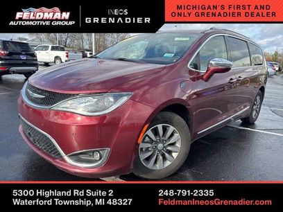 Used 2020 Chrysler Pacifica Limited w/ Advanced Safetytec Group