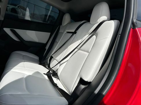 Used 2022 Tesla Model Y Performance image 48