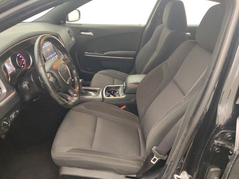 Used 2019 Dodge Charger SXT AWD/4WD image 17