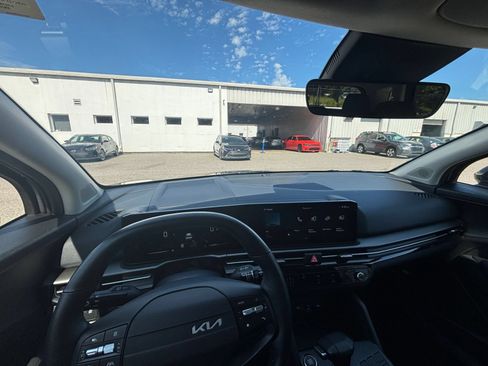Used 2026 Kia Sportage LX FWD image 32