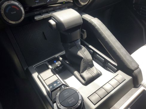 Used 2026 Toyota 4Runner SR5 AWD/4WD image 29