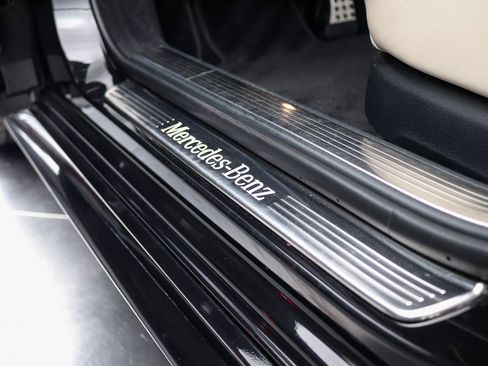 Used 2017 Mercedes-Benz S 550 Sedan image 32