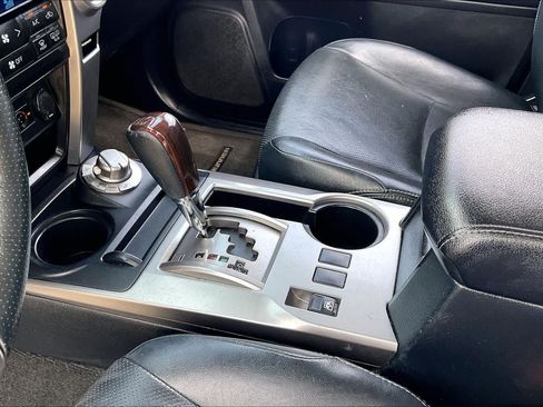 Used 2018 Toyota 4Runner Limited AWD/4WD image 11