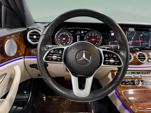 Used 2019 Mercedes-Benz E 300 4MATIC image 13