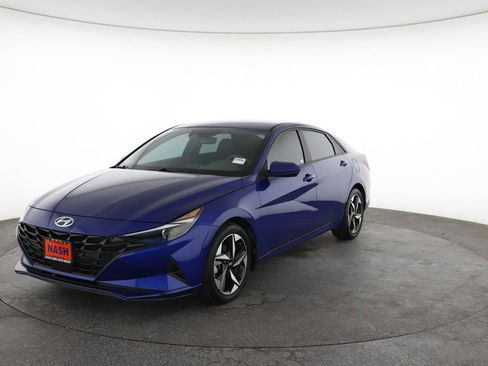 Used 2023 Hyundai Elantra SEL w/ Convenience Package FWD image 5