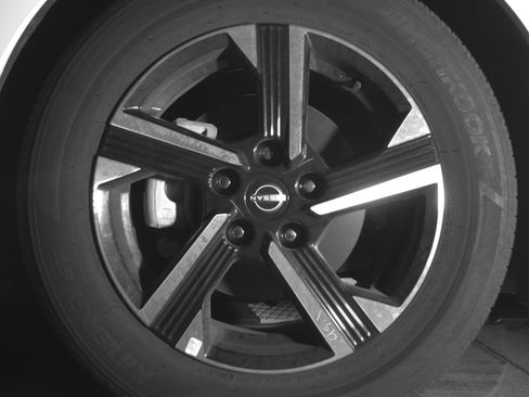 Used 2025 Nissan Sentra SV image 12