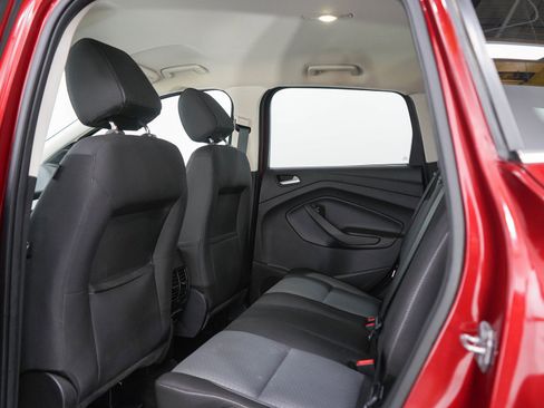Used 2017 Ford Escape SE w/ SE Cold Weather Package FWD image 17