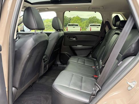 Used 2024 Nissan Rogue SV w/ SV Premium Package FWD image 3
