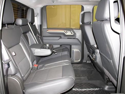 Used 2025 GMC Sierra 2500 Denali image 37