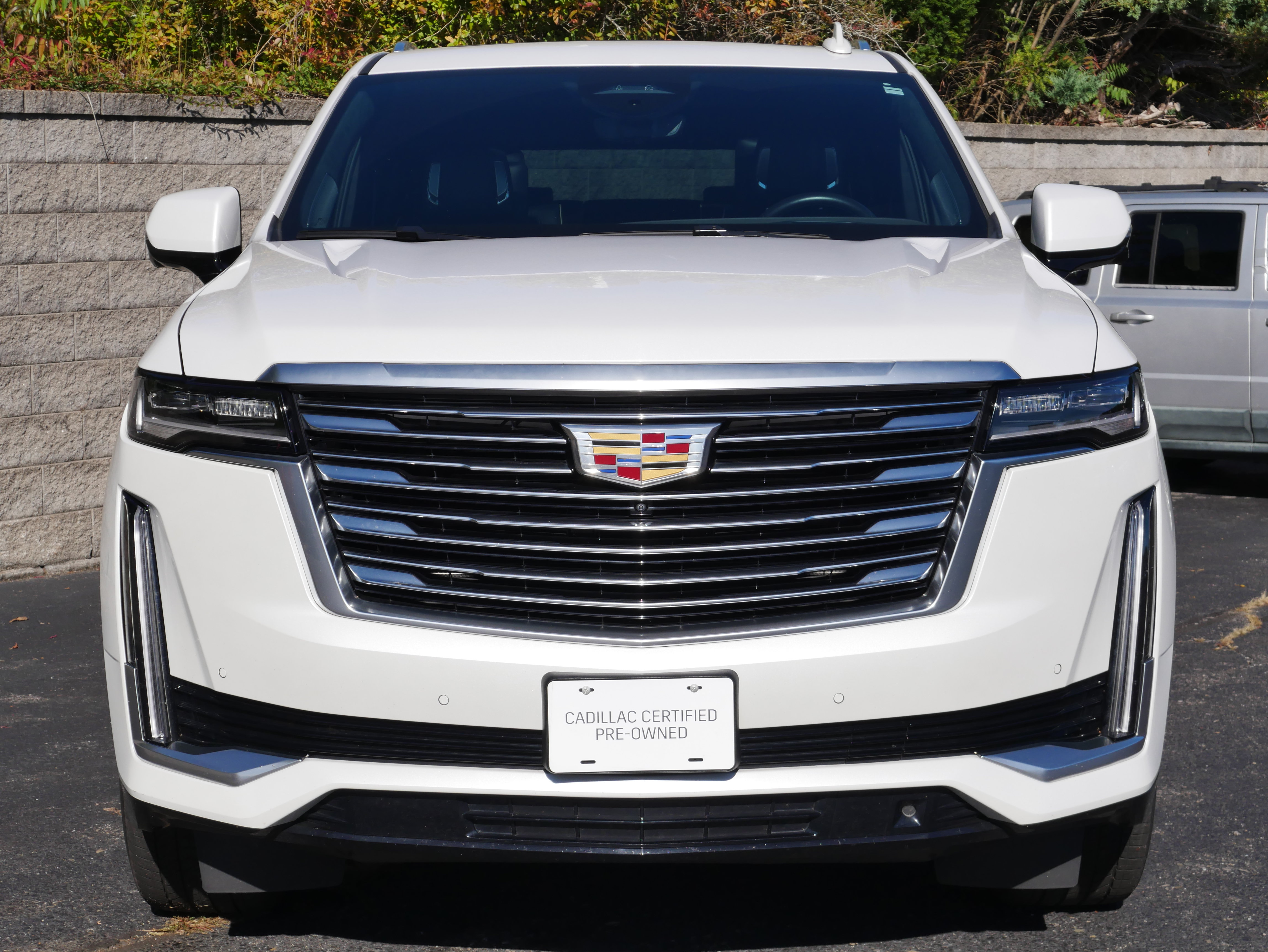Certified 2023 Cadillac Escalade Premium Luxury Platinum AWD/4WD image 2