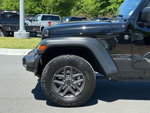 Used 2024 Jeep Wrangler Unlimited Sport AWD/4WD image 11