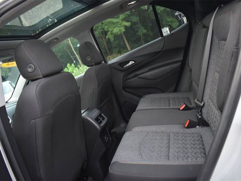 Used 2022 Chevrolet Equinox LT image 23