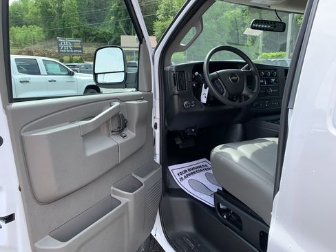 New 2025 Chevrolet Express 2500 w/ Driver Convenience Package image 6