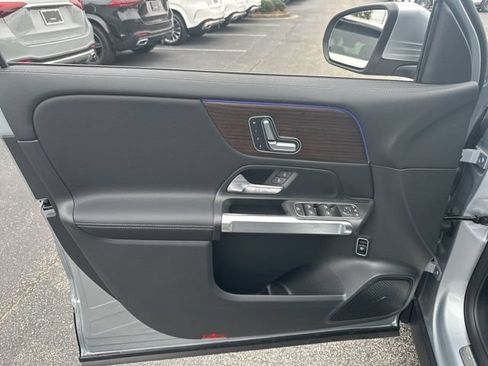 Used 2026 Mercedes-Benz GLB 250 image 18