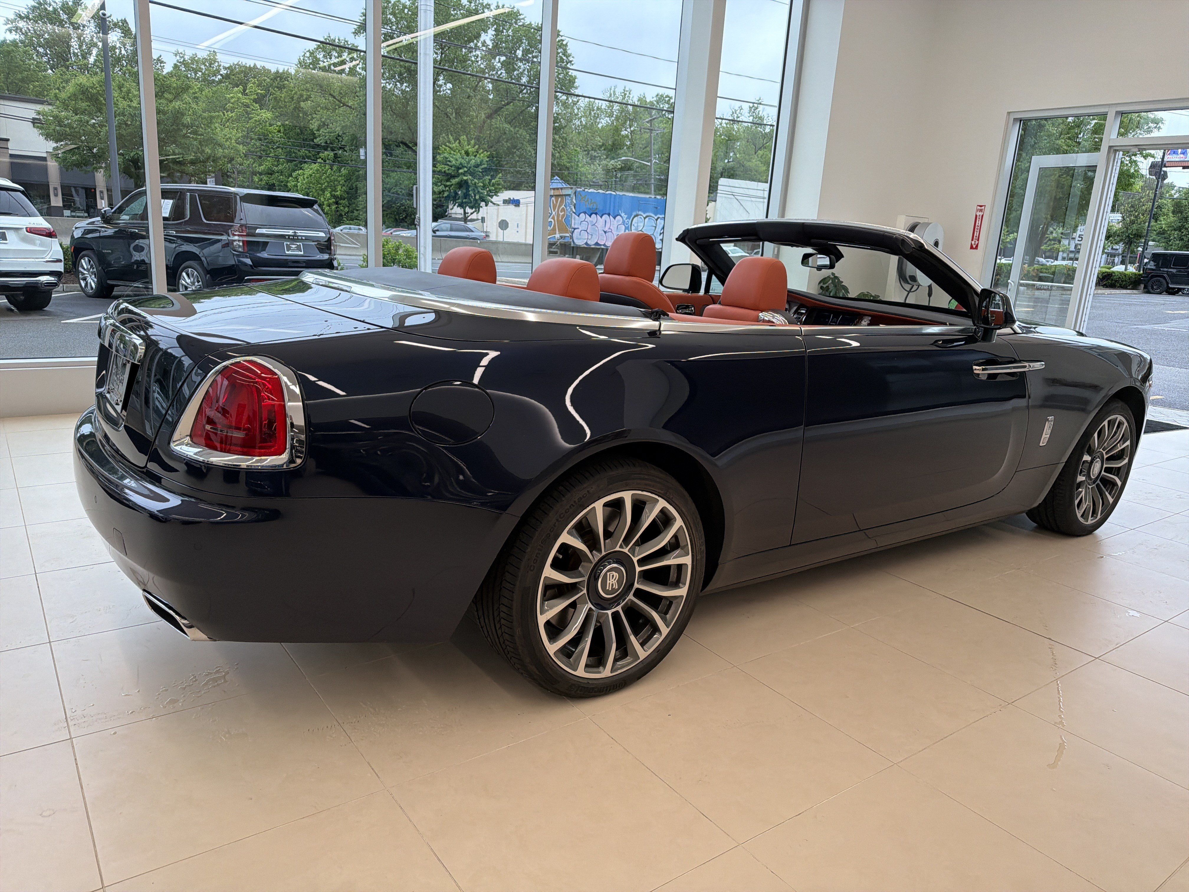 Certified 2018 Rolls-Royce Dawn RWD image 13