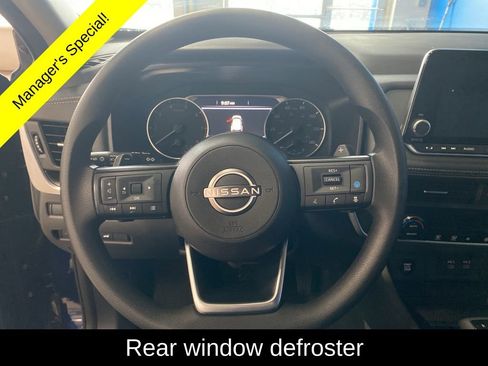 Used 2024 Nissan Rogue SV image 6