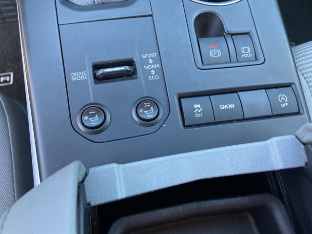 Used 2021 Toyota Highlander LE FWD image 43