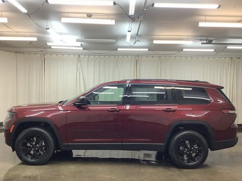 New 2026 Jeep Grand Cherokee L 4WD image 10