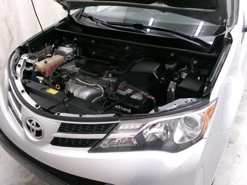 Used 2013 Toyota RAV4 Limited AWD/4WD image 35