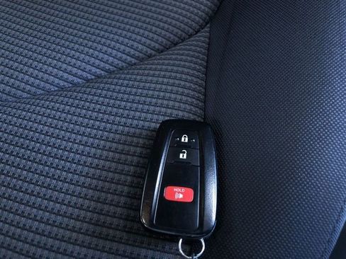 Certified 2023 Toyota Highlander L image 31