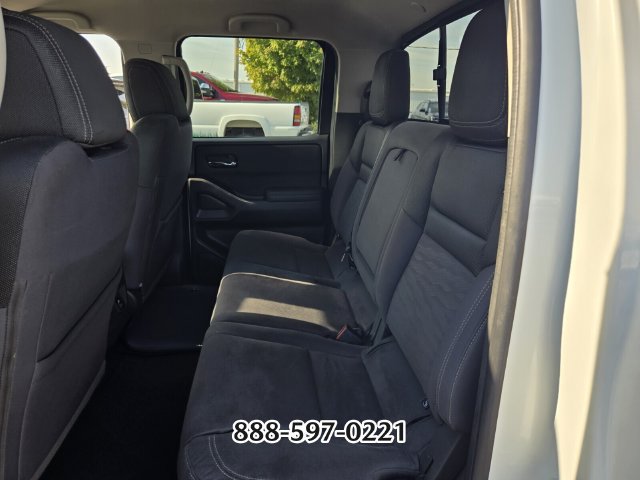 Used 2022 Nissan Frontier SV AWD/4WD image 12