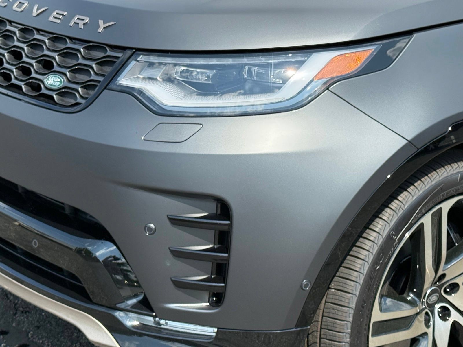 New 2026 Land Rover Discovery Limited Edition AWD/4WD image 11
