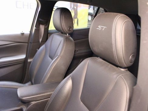 Used 2024 Buick Encore GX Sport Touring image 17