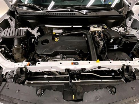 Used 2023 Chevrolet Equinox LT w/ LPO, Floor Liner Package image 9