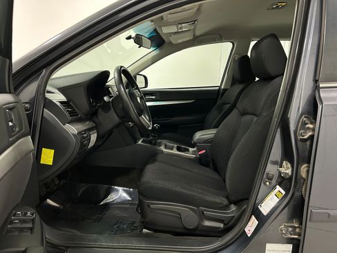 Used 2011 Subaru Outback 2.5i image 3