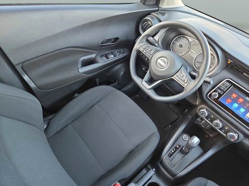 Used 2025 Nissan Kicks Play S image 15