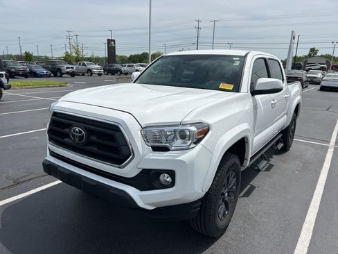 Used 2023 Toyota Tacoma SR5 w/ Technology Package image 12