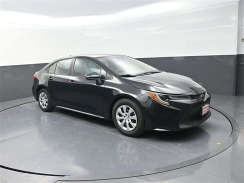 Used 2020 Toyota Corolla LE image 9
