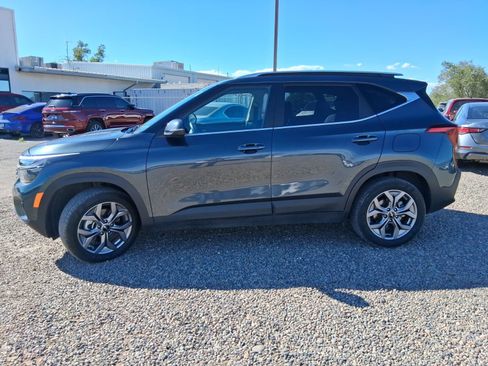 Used 2024 Kia Seltos S AWD/4WD image 2