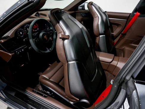 Used 2025 Porsche 911 Targa 4 GTS image 26