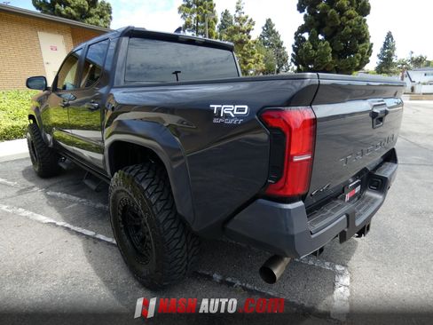Used 2025 Toyota Tacoma TRD Sport AWD/4WD image 16