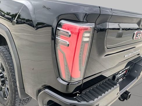 Used 2024 GMC Sierra 2500 AT4 w/ AT4 Premium Plus Package AWD/4WD image 25