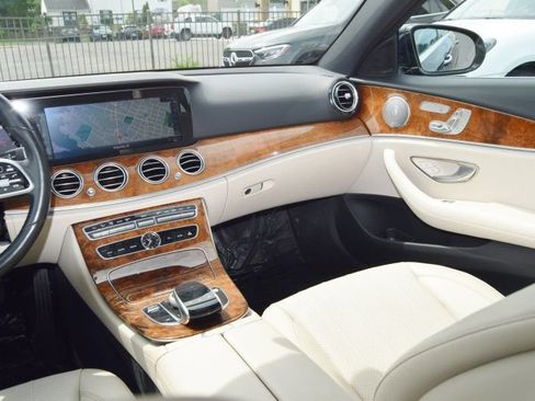 Used 2019 Mercedes-Benz E 450 4MATIC Sedan w/ Premium Package image 31