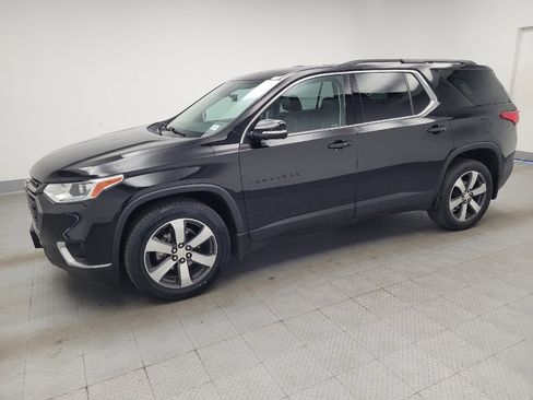 Used 2019 Chevrolet Traverse LT w/ LT Premium Package AWD/4WD image 2