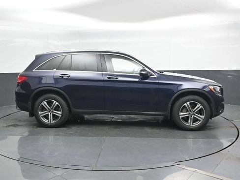 Used 2019 Mercedes-Benz GLC 300 4MATIC image 4