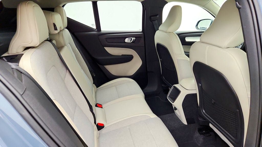 Used 2020 Volvo XC40 T5 Momentum AWD/4WD image 22