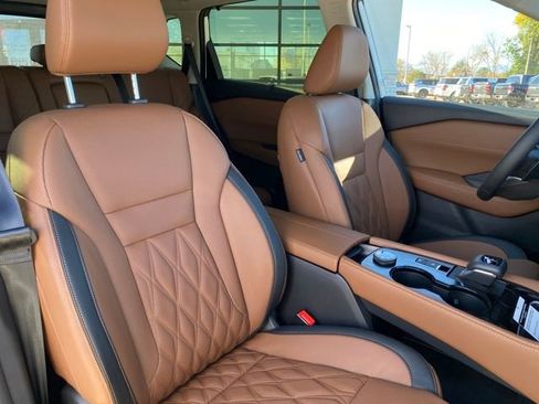 New 2026 Nissan Rogue Platinum w/ Platinum Premium Package image 9