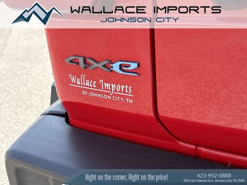 Used 2024 Jeep Wrangler Unlimited w/ Convenience Group AWD/4WD image 13