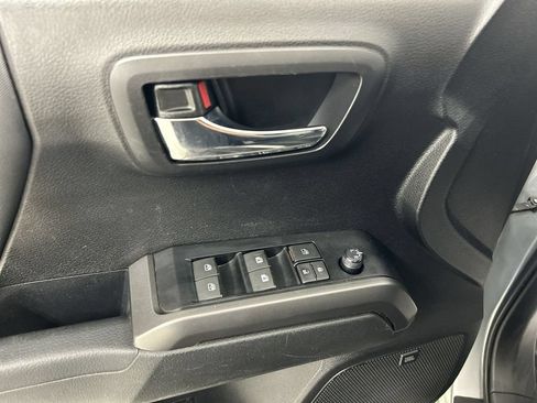 Used 2023 Toyota Tacoma TRD Off-Road w/ TRD Premium Off Road Package AWD/4WD image 11